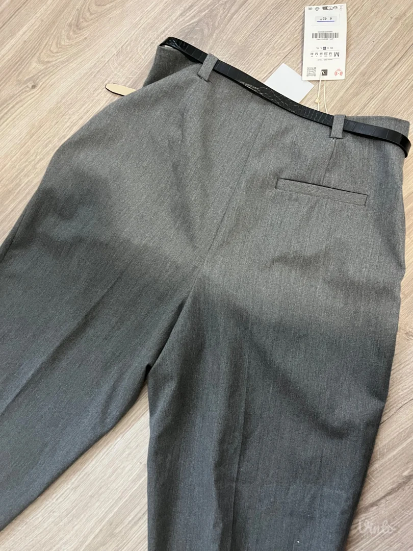 ZARA NOVE pantalone, vel M