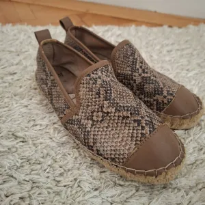NOVO! Espadrile