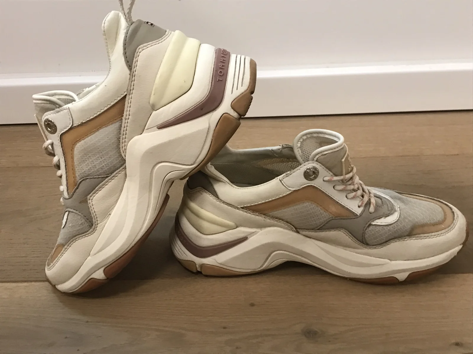 Tommy Hilfiger patike, 38