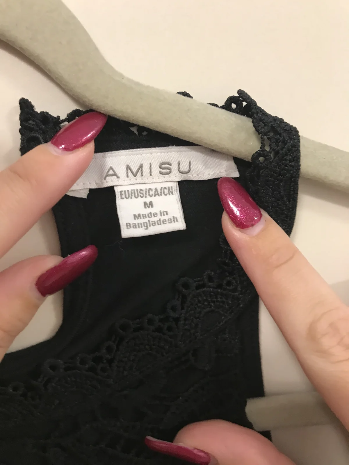 Amisu, crna čipkasta majica, M