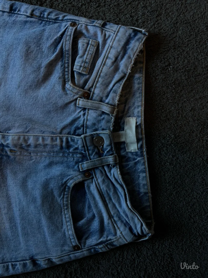 Duboke plave farmerke H&M veličina 34
