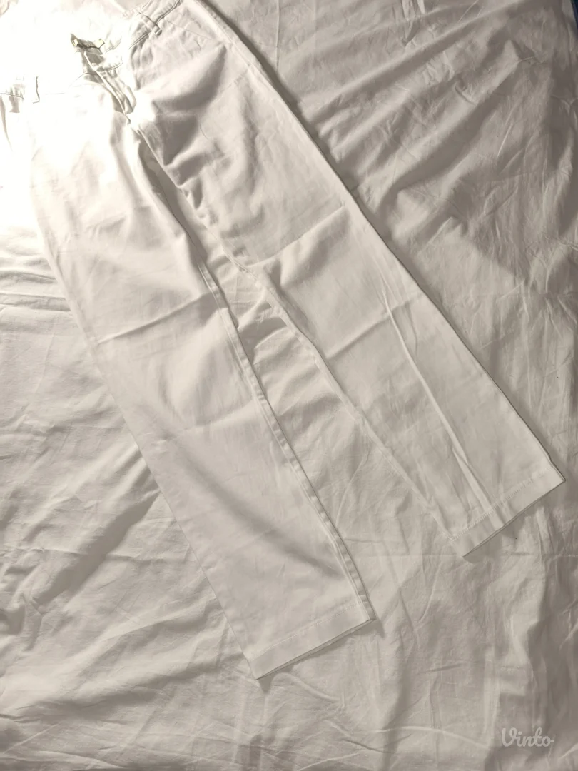 Biliczki bele prelepe pantalone