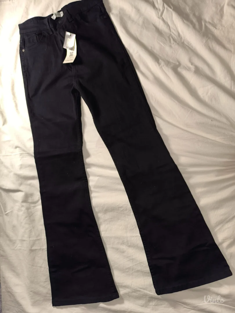 Nove zvoncare sa etiketom