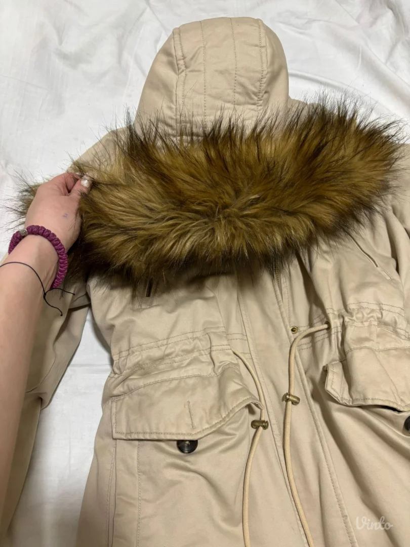 Pull&Bear bež zimska jakna