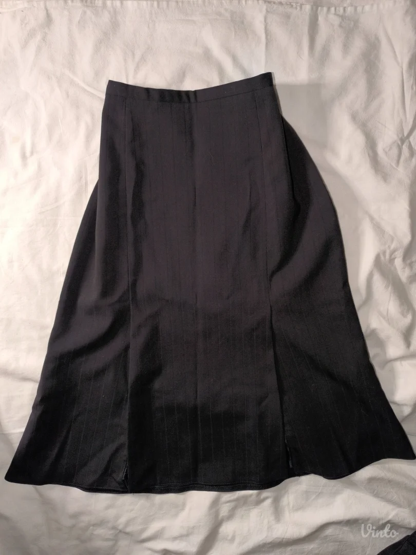 Poslovna suknja sa dva šljica