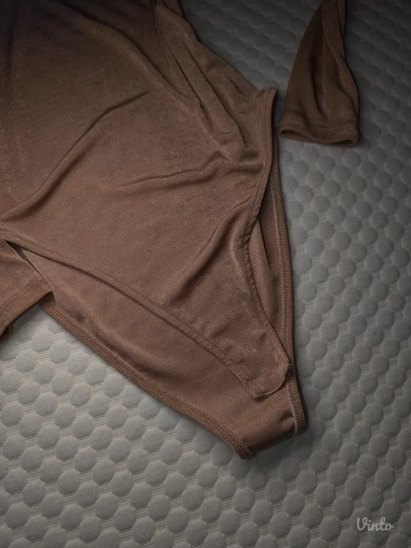 Nov Zara body sa roze glitterom