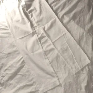 Biliczki bele prelepe pantalone