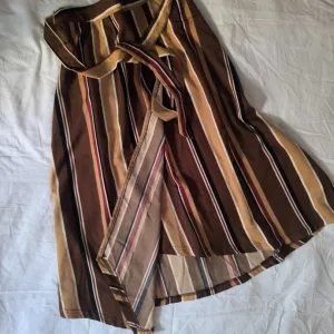 Asimetrična duga suknja