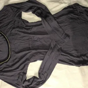 Legend bodi-majica sa ukrasom oko vrata