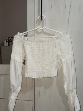 Beli top sa žabicama