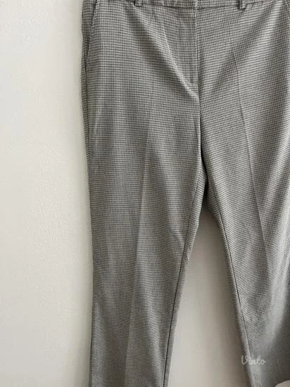 NOVO oantalone vel L/manji XL