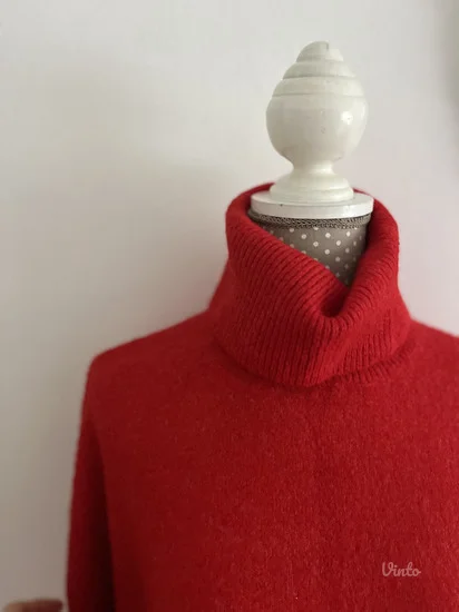 H&M crveni džemper rolka S/M/L