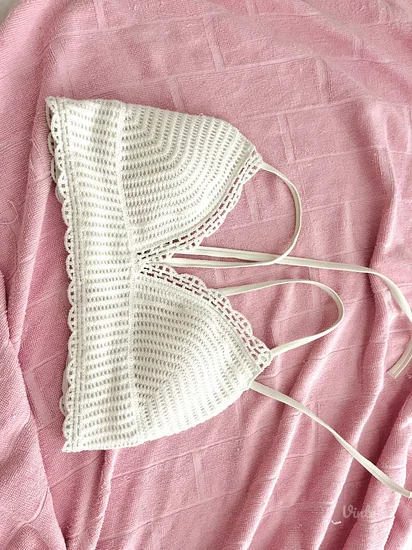 Hollister kao NOV kupaći gornji deo L vel