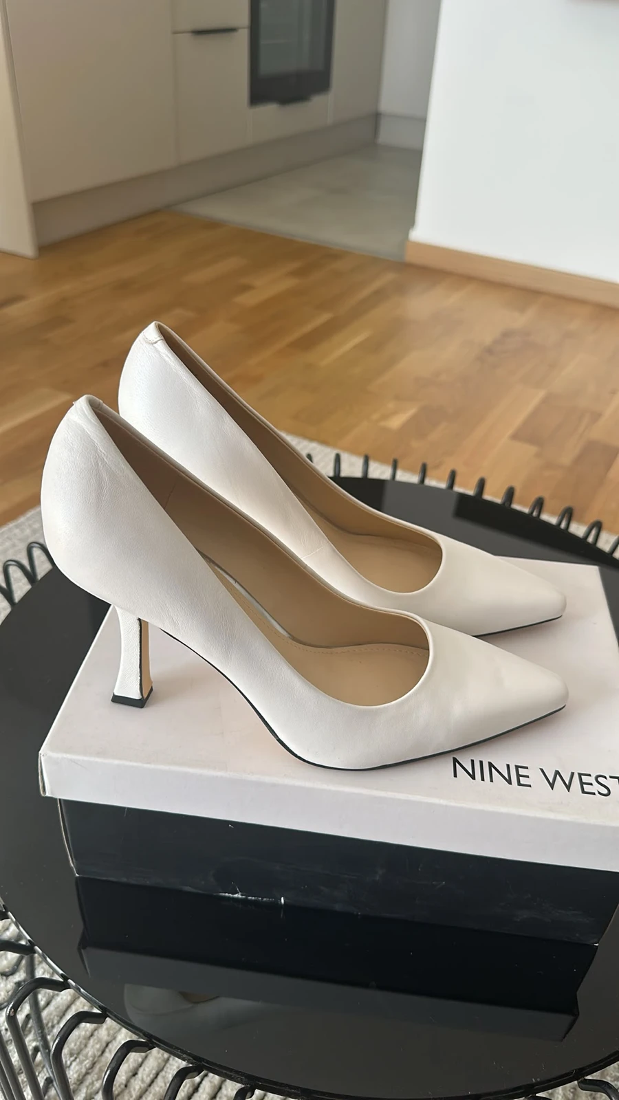 Nove NINE WEST salonke