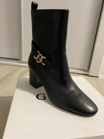 Nove Guess cizme~original