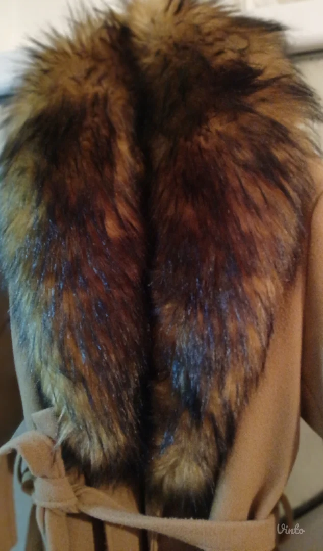 Kaput sa bogatom krznom