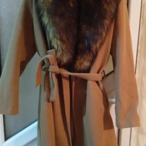 Kaput sa bogatom krznom