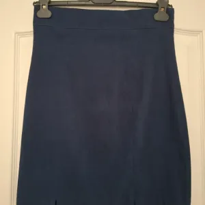 Tamnoplava velur suknja