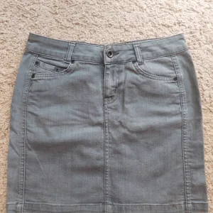 Mexx siva teksas mini suknja M