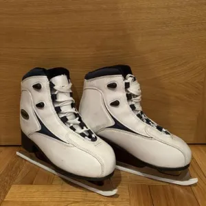 Roces ženske klizaljke