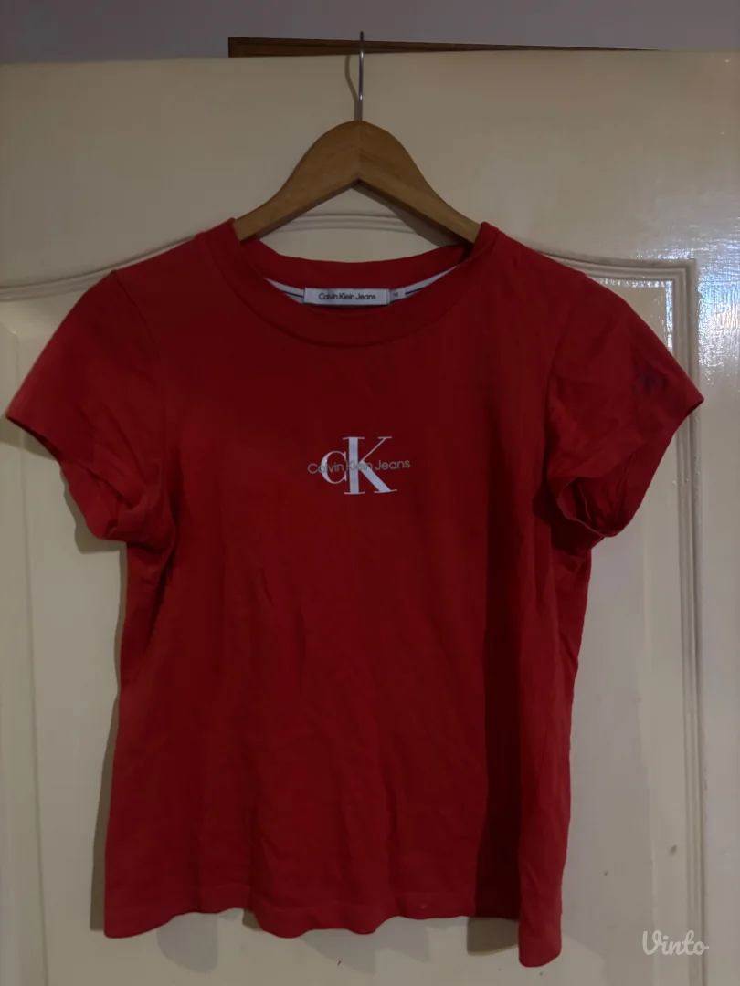 calvin klein crvena majica