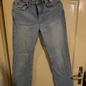 stradivarius farmerke d98