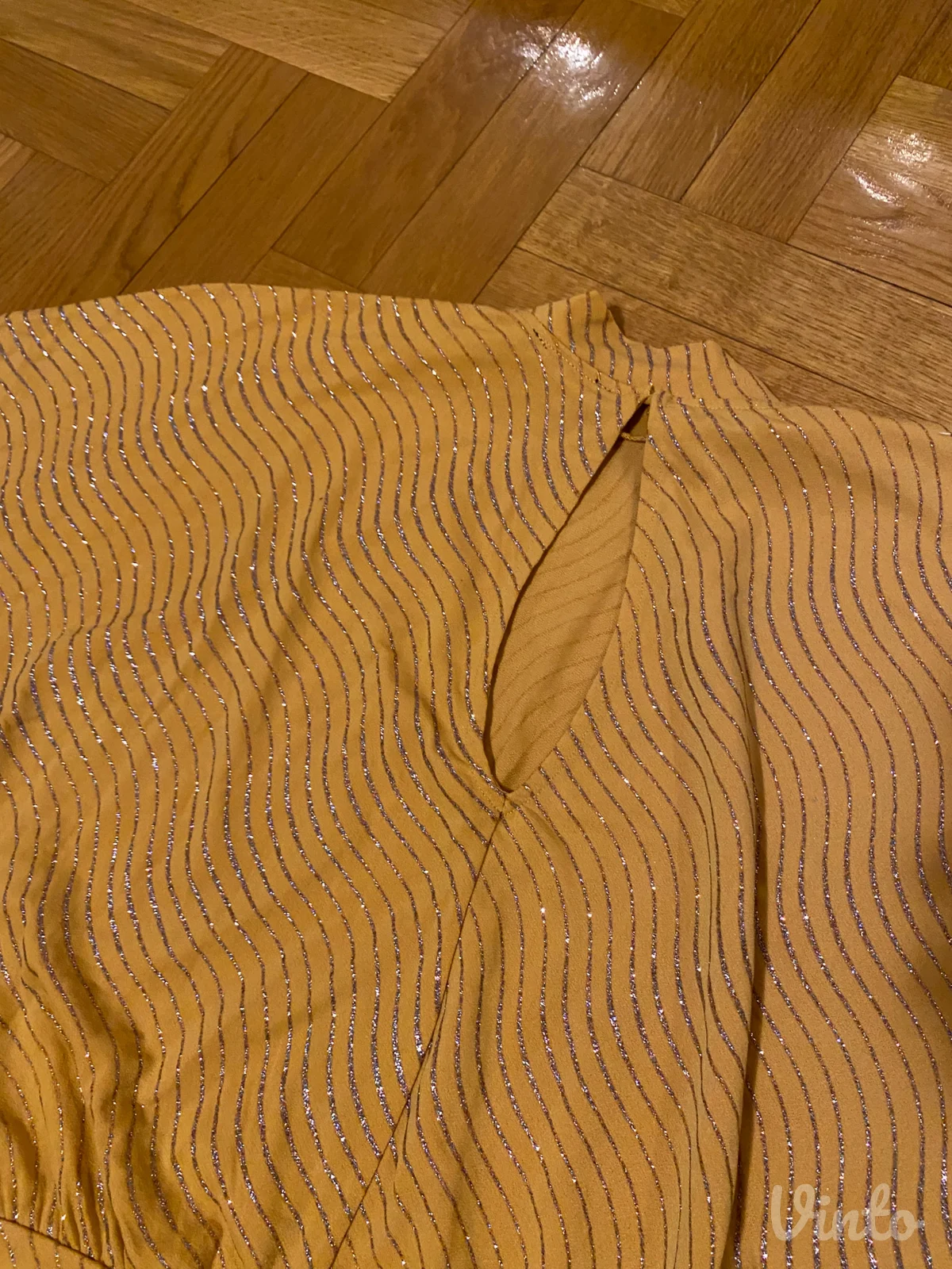 Reserved žuta svečana bluza sa šljokicama / lureksom