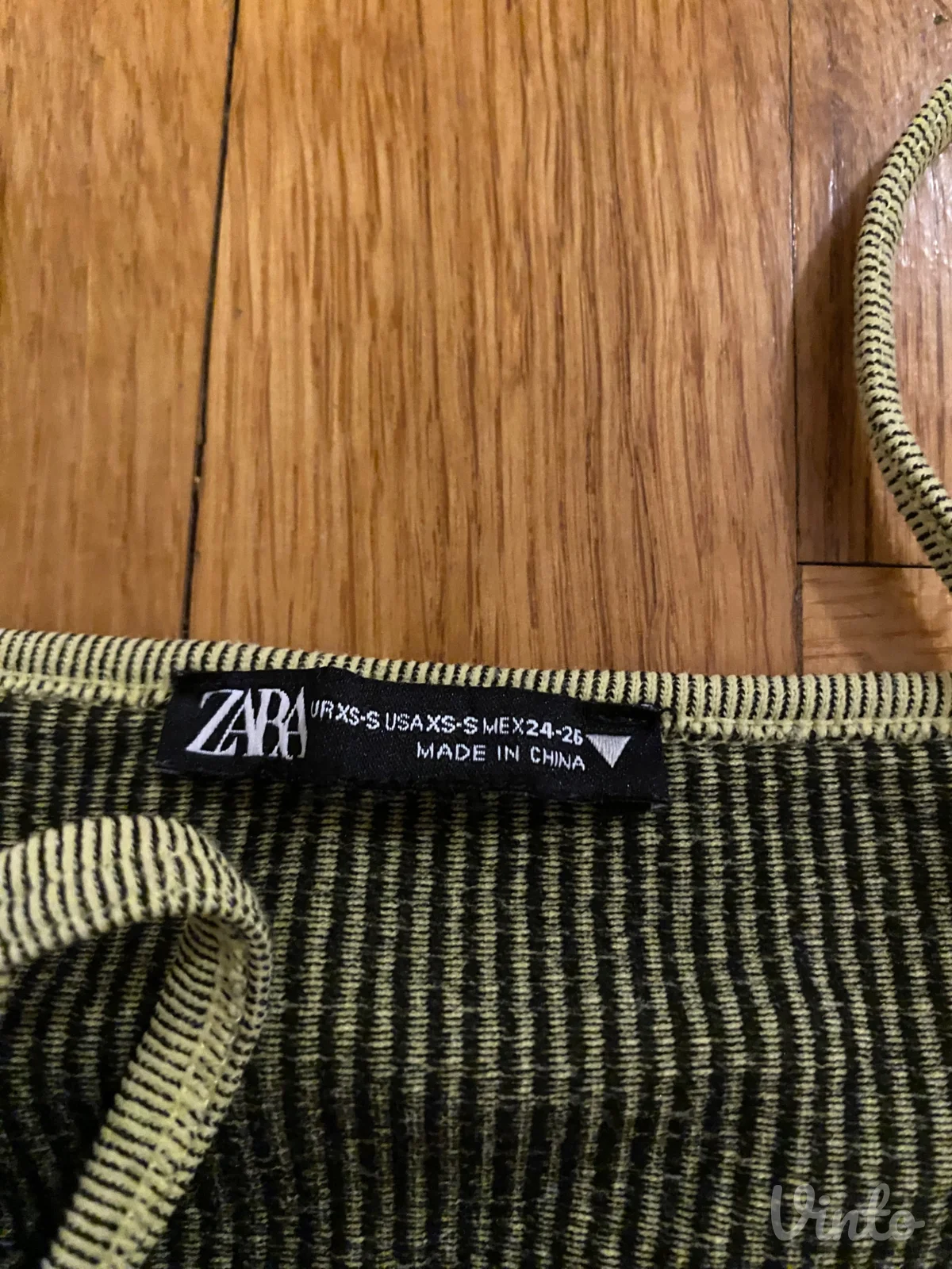 Zara pletena rebrasta haljina