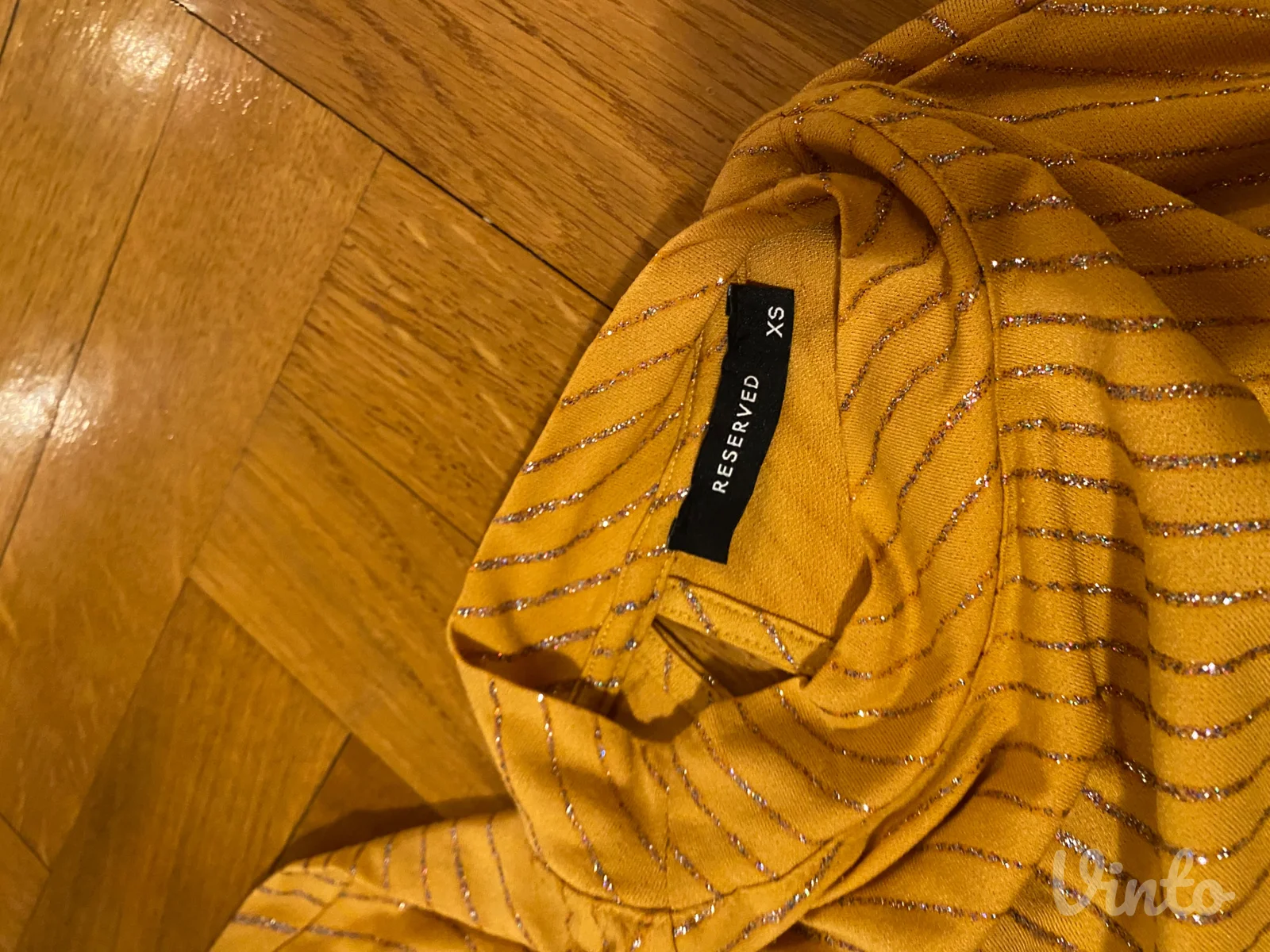 Reserved žuta svečana bluza sa šljokicama / lureksom