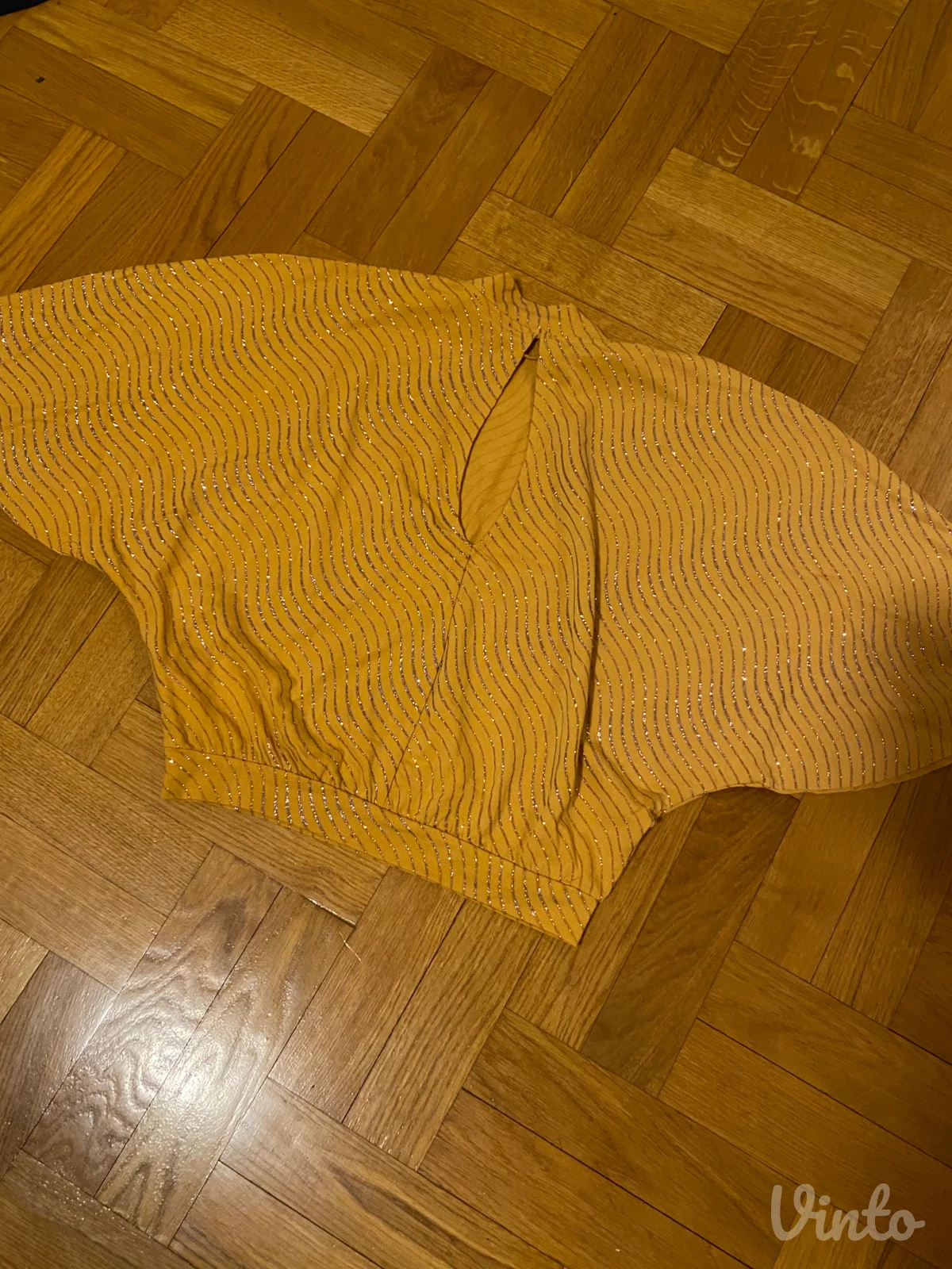Reserved žuta svečana bluza sa šljokicama / lureksom