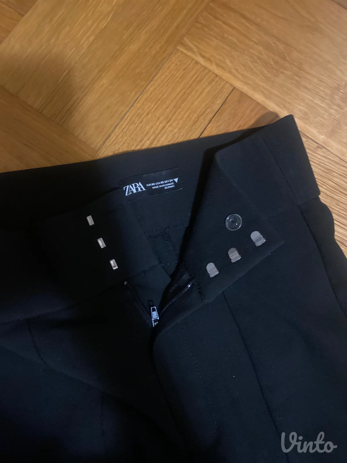 Zara crne pantalone visokog struka