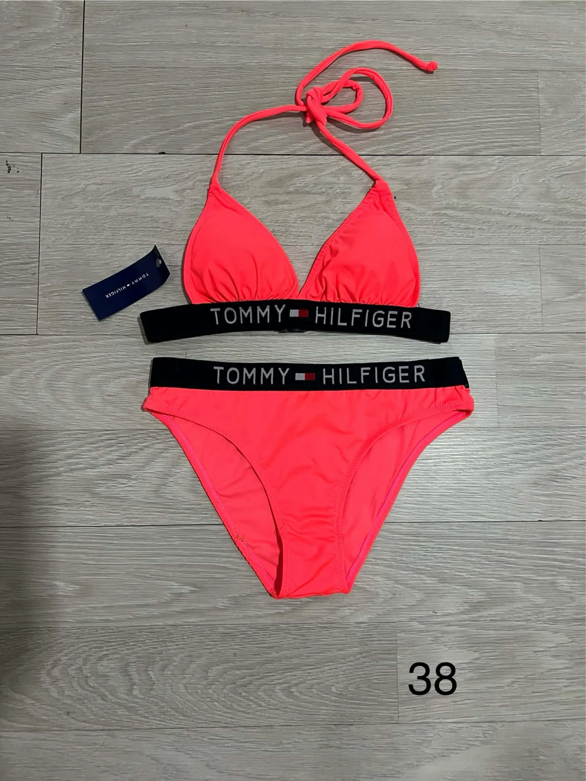 Tommy Hilfiger