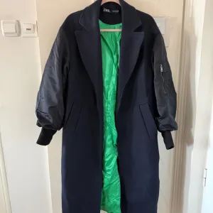 Zara vuneni dugački kaput