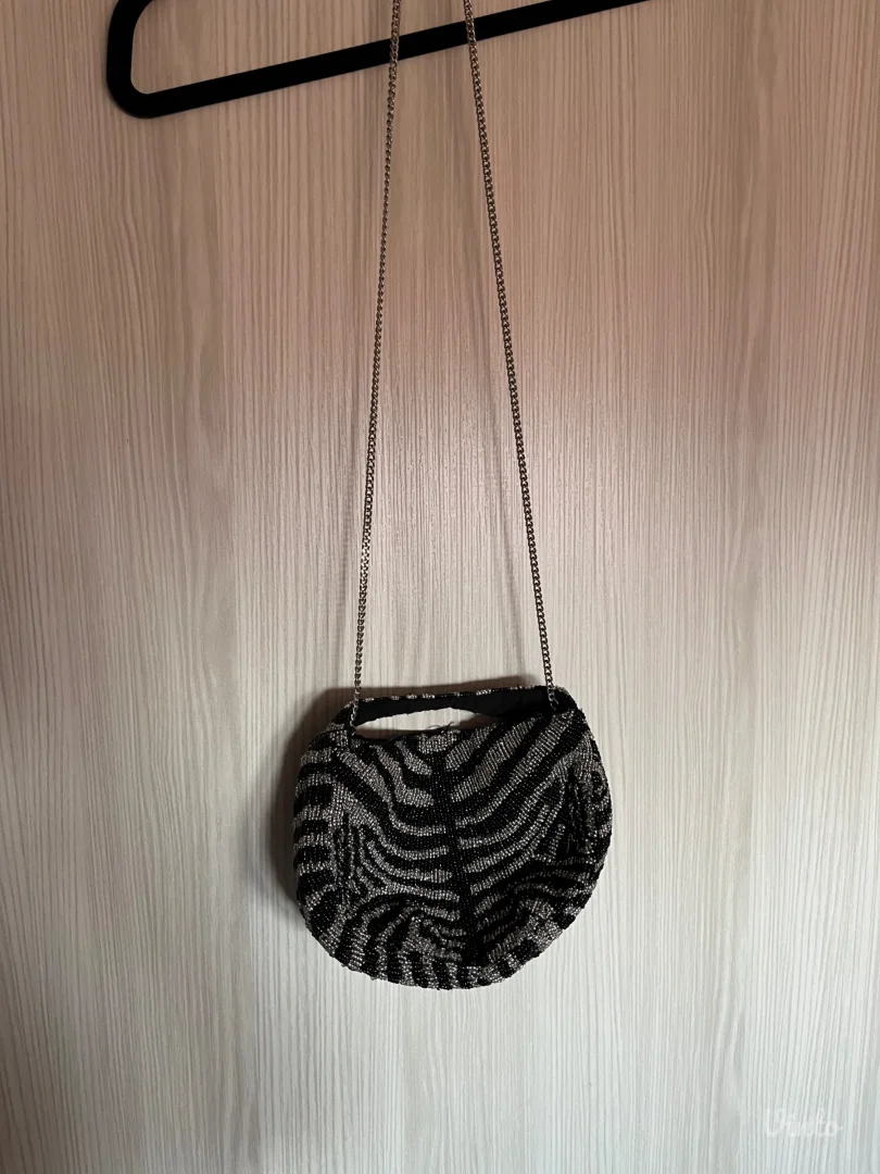 Zara torbica sa sjajnim perlicama