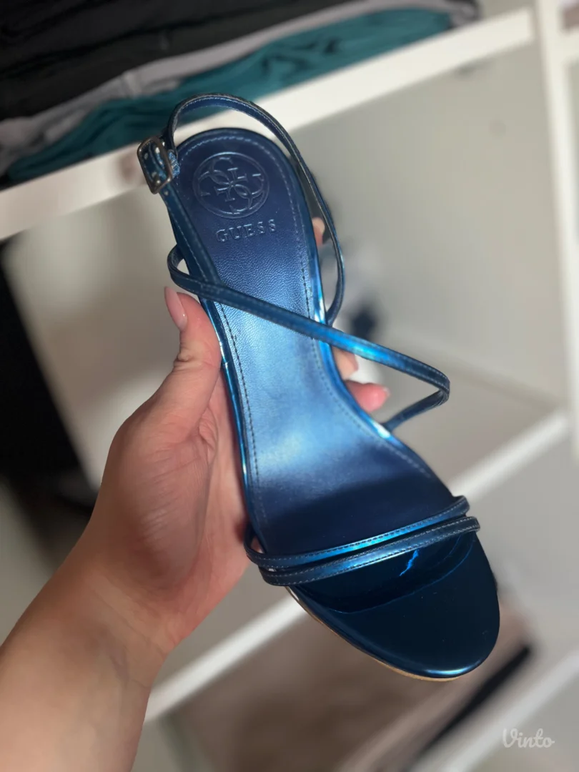 Guess sandale na stiklu