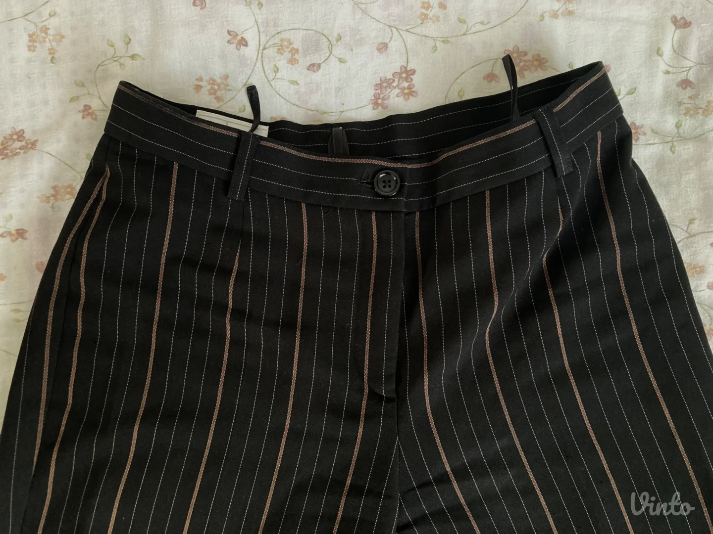 Elegantne prugaste pantalone