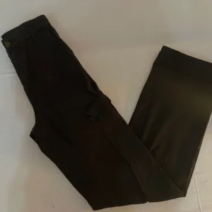 Stradivarius cargo pantalone