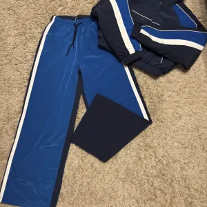 Cropp komplet suskava trenerka i jakna XS