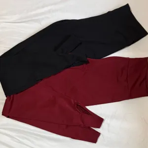 Crne i bordo helanke