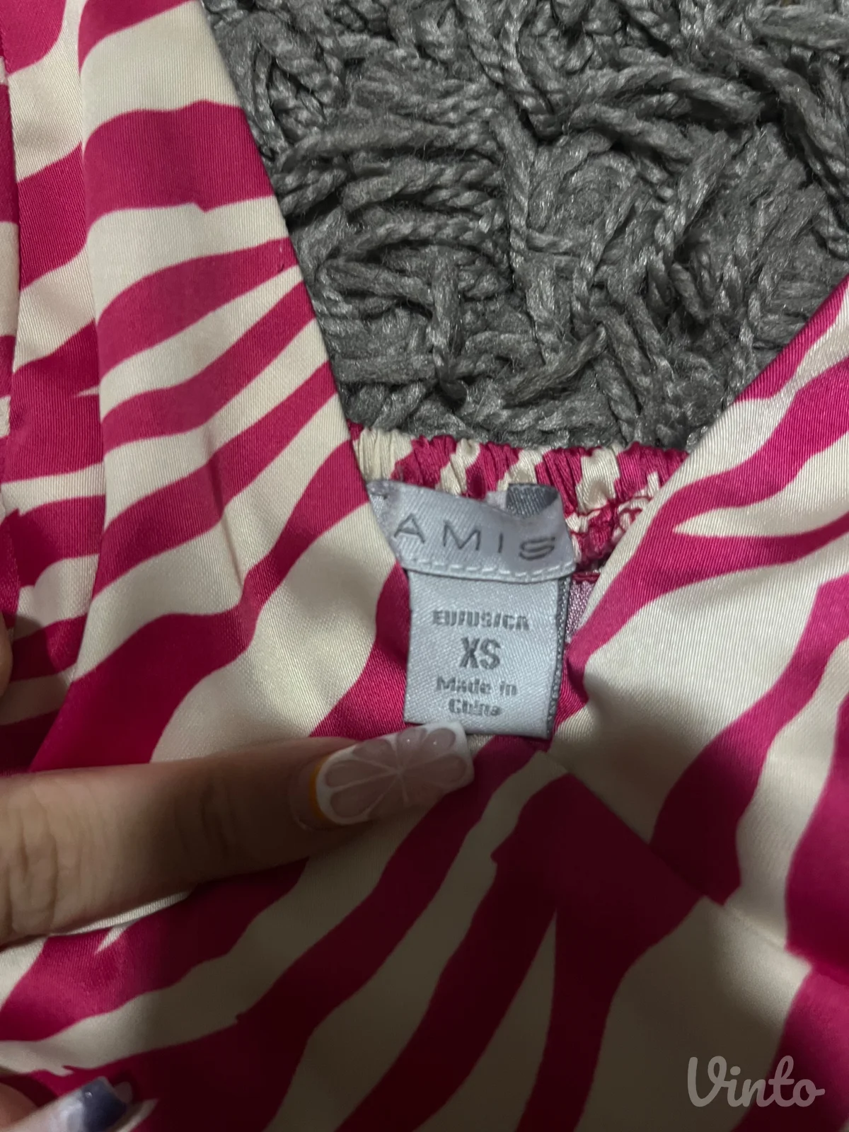 Belo-roze top za izlazak