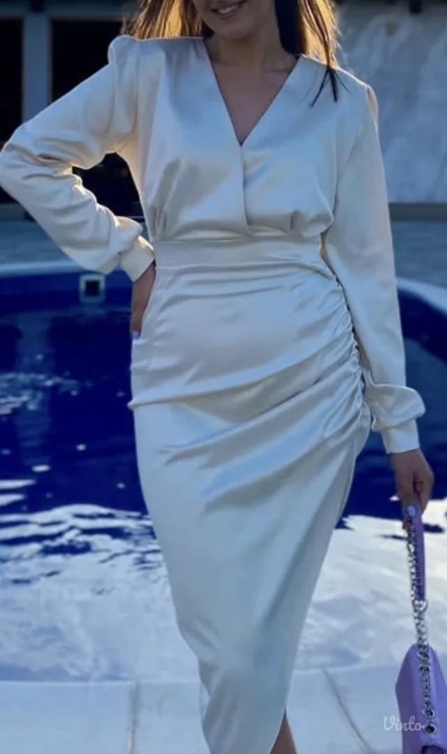 Zlatno krem haljinica sa slicem