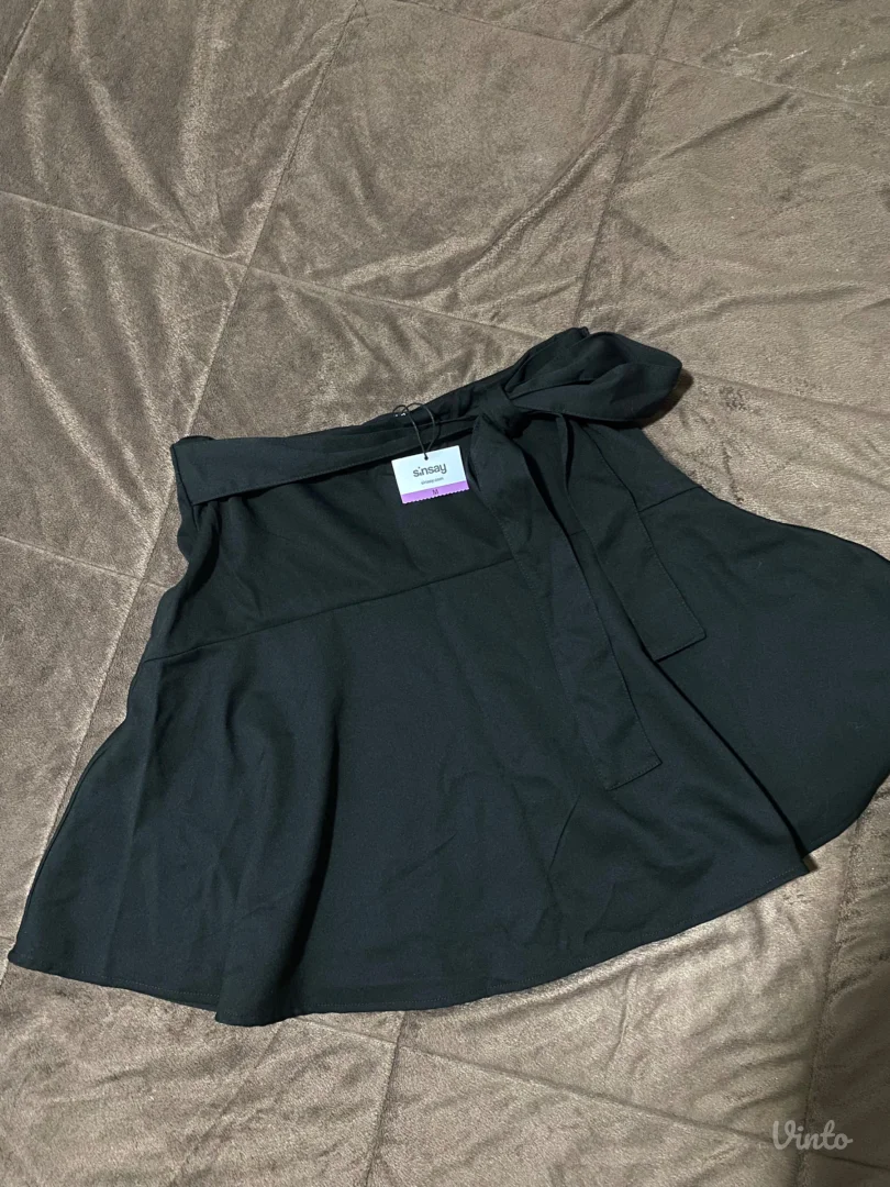 Suknjica sa etiketom