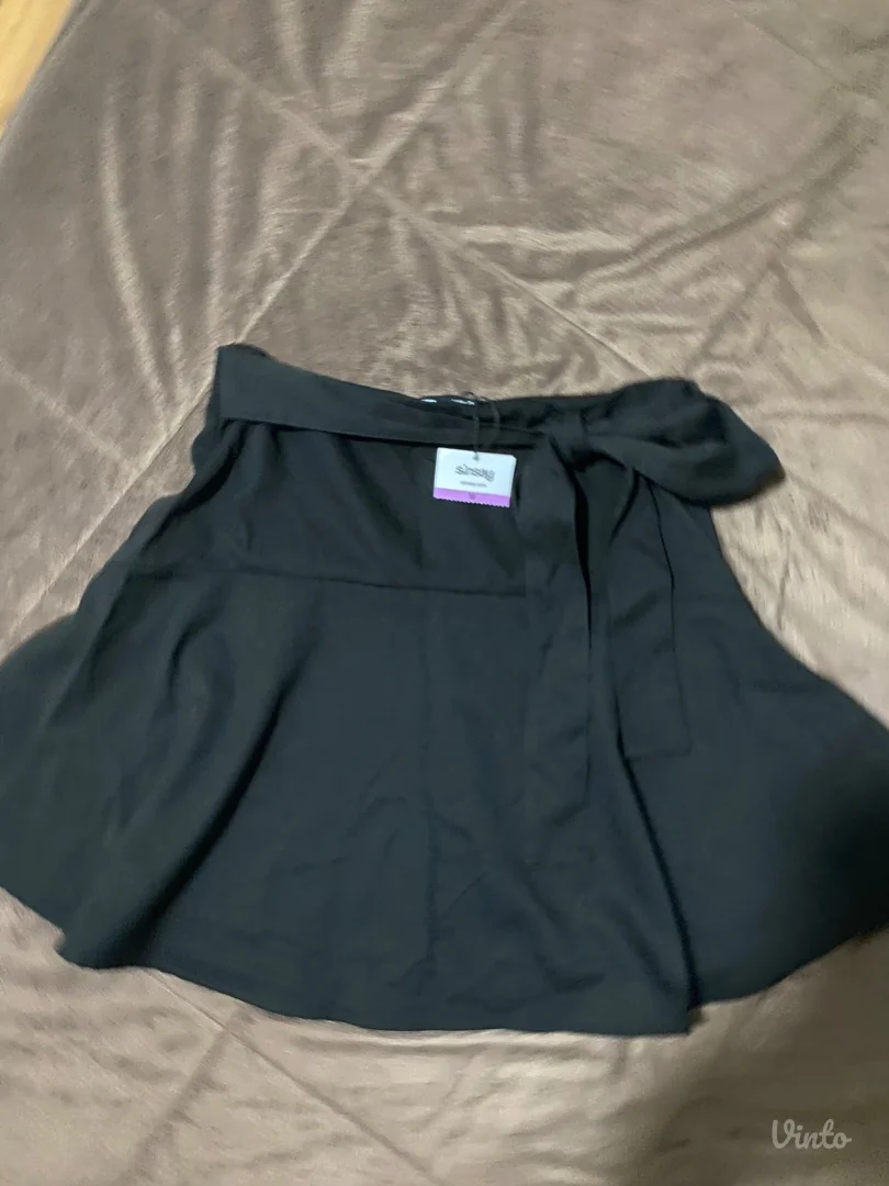 Suknjica sa etiketom