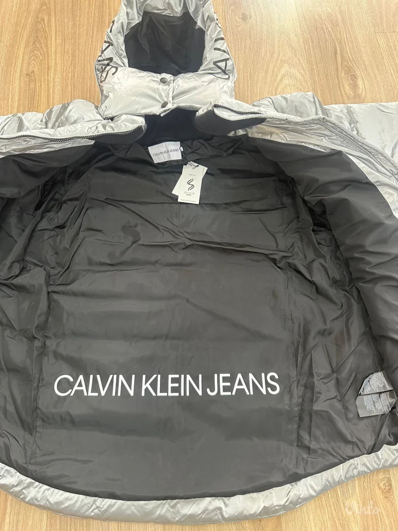 Nova! Calvin Klein jakna