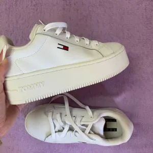 Tommy Hilfiger patike