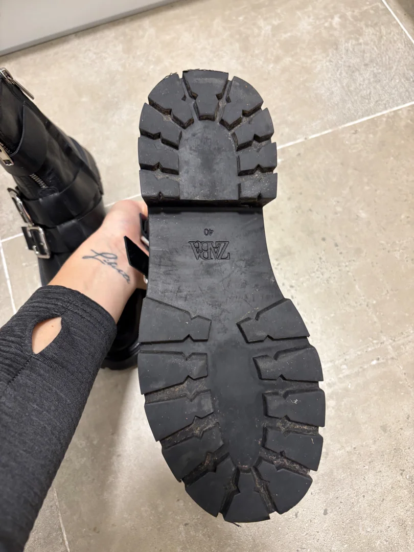 ZARA Kožne vojničke čizme kao nove 🖤