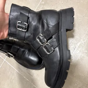 ZARA Kožne vojničke čizme kao nove 🖤