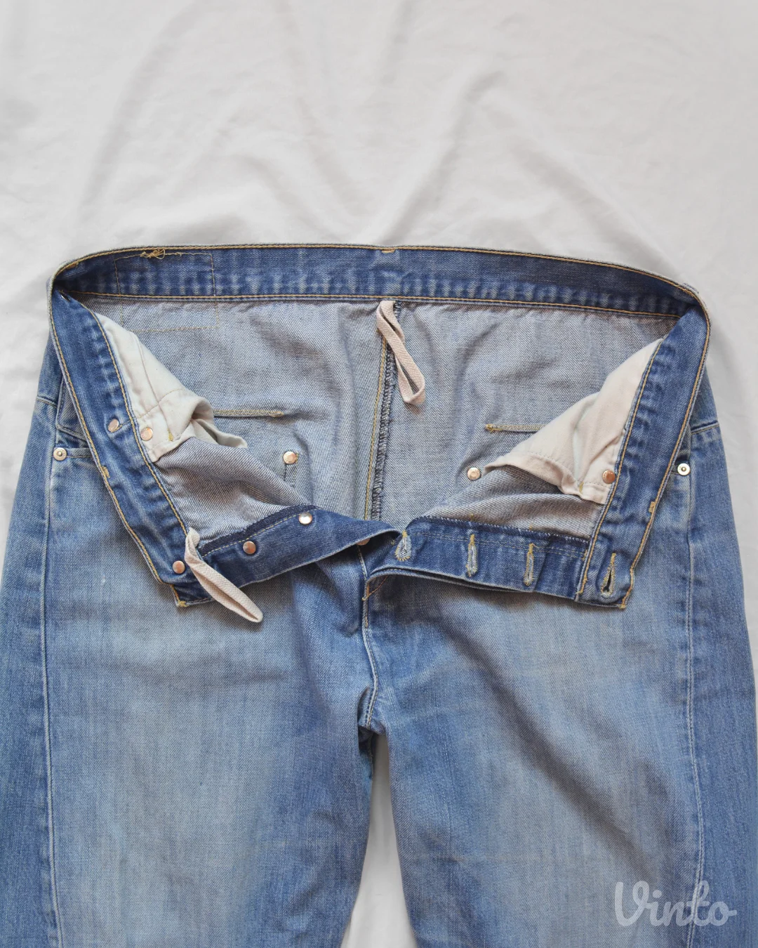 Levi's "Engineered" farmerice
