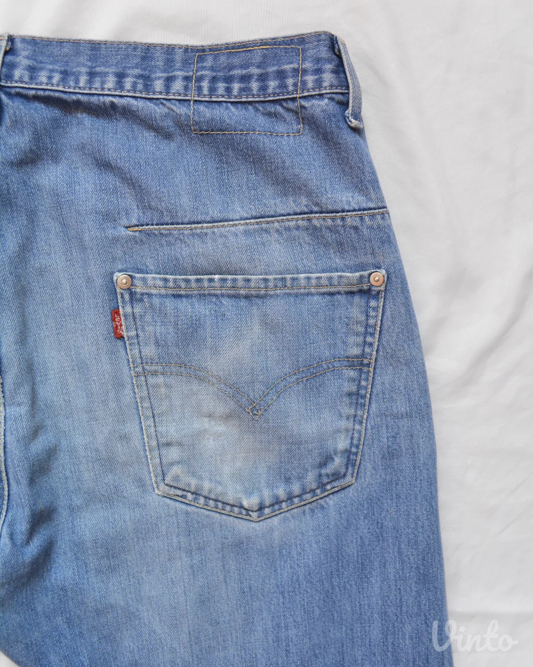 Levi's "Engineered" farmerice
