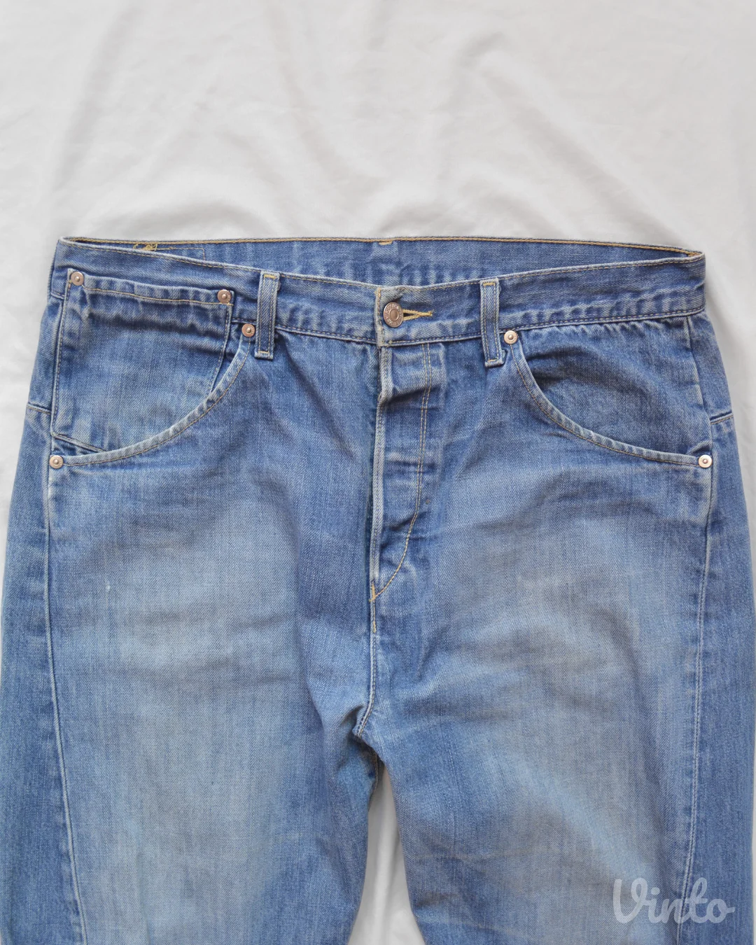 Levi's "Engineered" farmerice